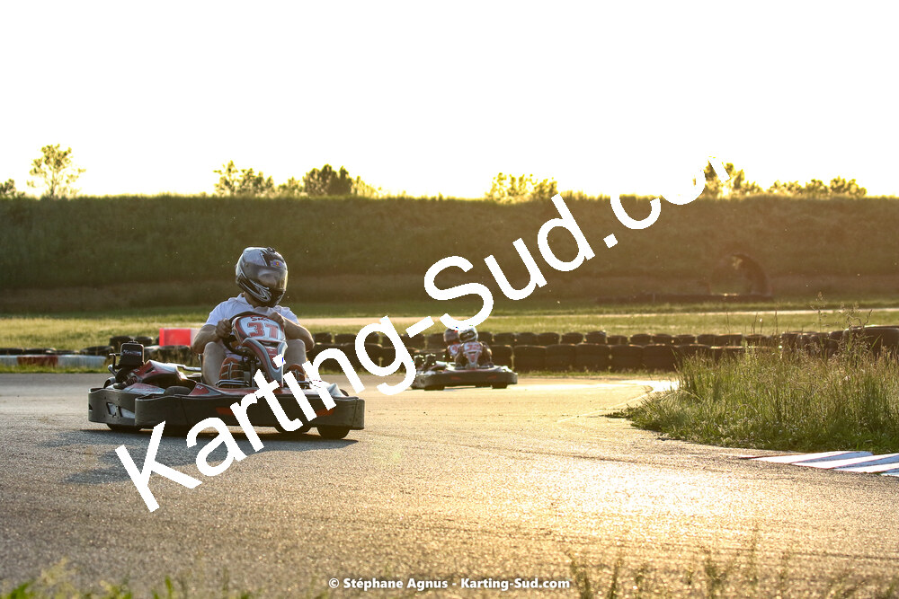 07/05/2022 : Endurance Loisir Les Razbitumes pour “1 maillot pour la vie” & Les Socio Esthéticiennes (Photos Stéphane Agnus) 2022 — karting