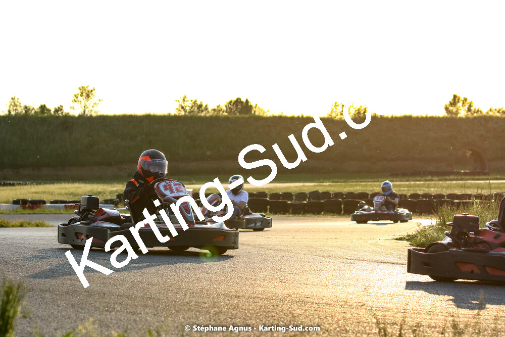 07/05/2022 : Endurance Loisir Les Razbitumes pour “1 maillot pour la vie” & Les Socio Esthéticiennes (Photos Stéphane Agnus) 2022 — karting