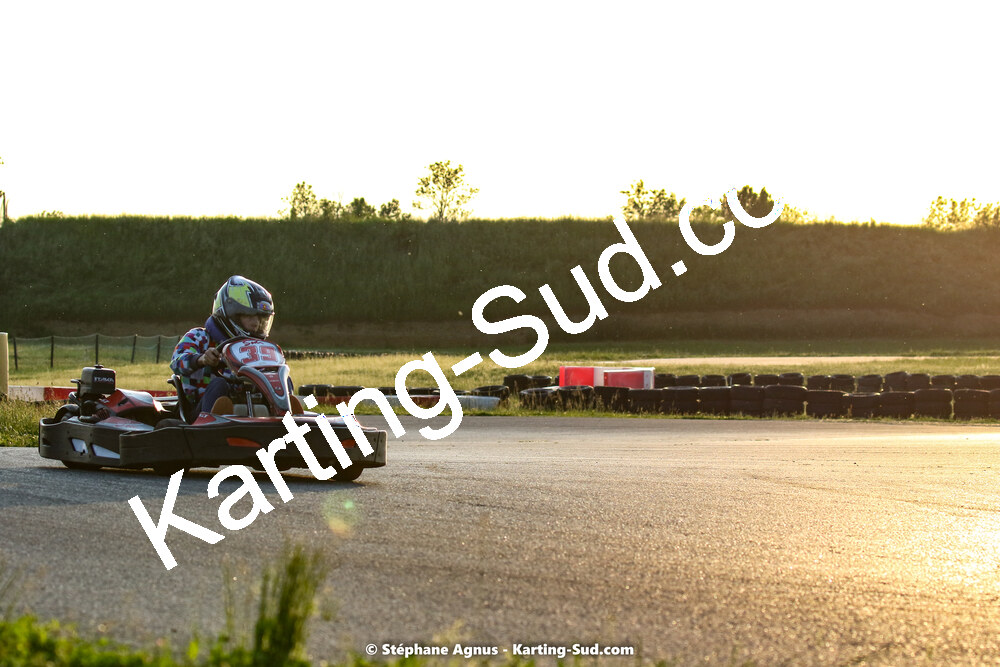 07/05/2022 : Endurance Loisir Les Razbitumes pour “1 maillot pour la vie” & Les Socio Esthéticiennes (Photos Stéphane Agnus) 2022 — karting