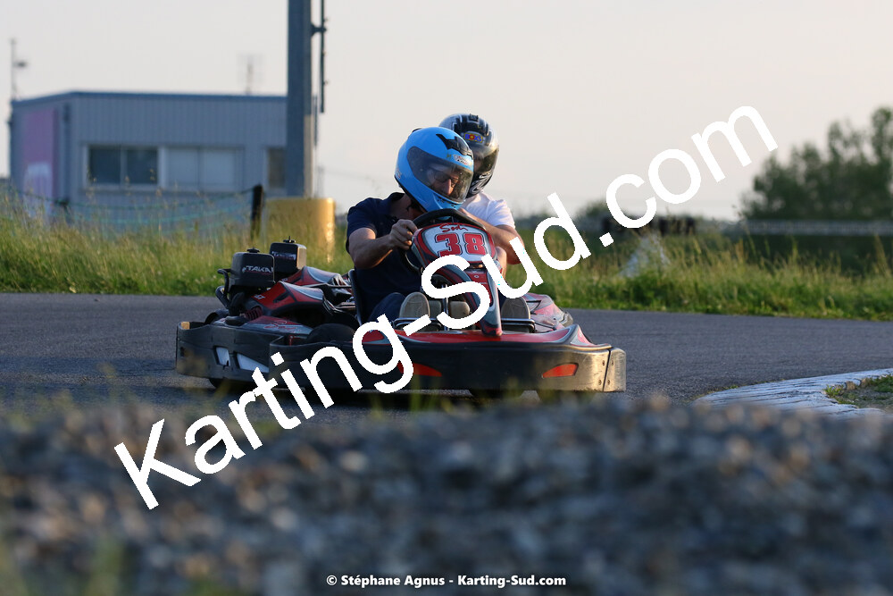 07/05/2022 : Endurance Loisir Les Razbitumes pour “1 maillot pour la vie” & Les Socio Esthéticiennes (Photos Stéphane Agnus) 2022 — karting