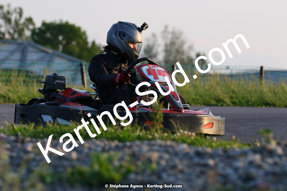 07/05/2022 : Endurance Loisir Les Razbitumes pour “1 maillot pour la vie” & Les Socio Esthéticiennes (Photos Stéphane Agnus) 2022 — karting