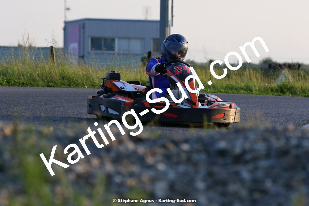 07/05/2022 : Endurance Loisir Les Razbitumes pour “1 maillot pour la vie” & Les Socio Esthéticiennes (Photos Stéphane Agnus) 2022 — karting