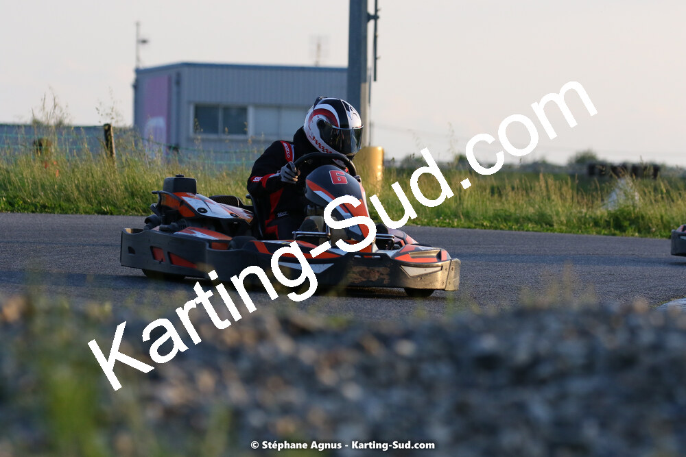 07/05/2022 : Endurance Loisir Les Razbitumes pour “1 maillot pour la vie” & Les Socio Esthéticiennes (Photos Stéphane Agnus) 2022 — karting