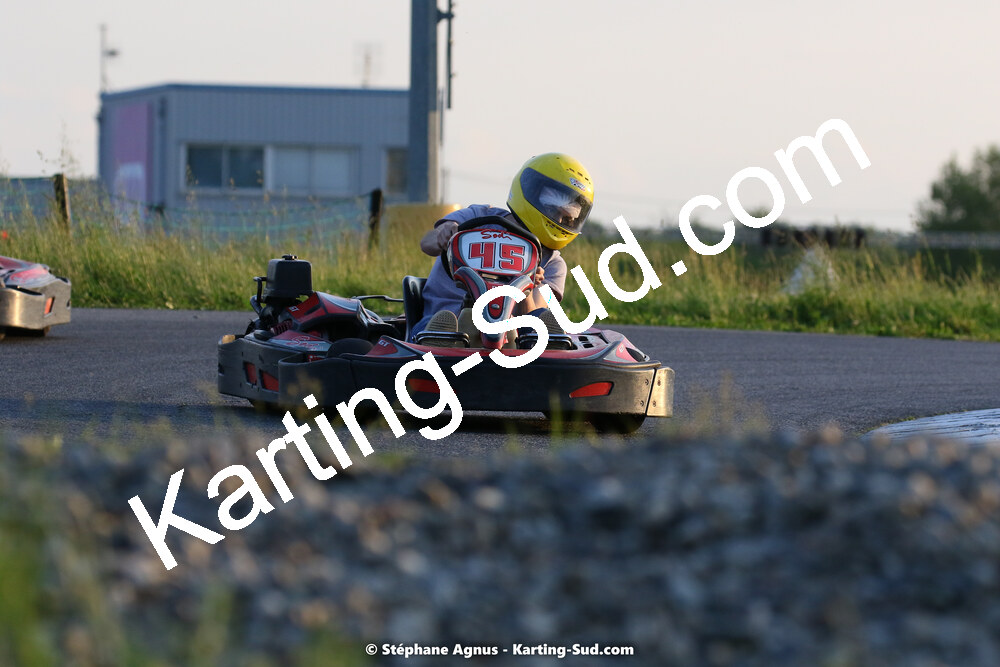 07/05/2022 : Endurance Loisir Les Razbitumes pour “1 maillot pour la vie” & Les Socio Esthéticiennes (Photos Stéphane Agnus) 2022 — karting