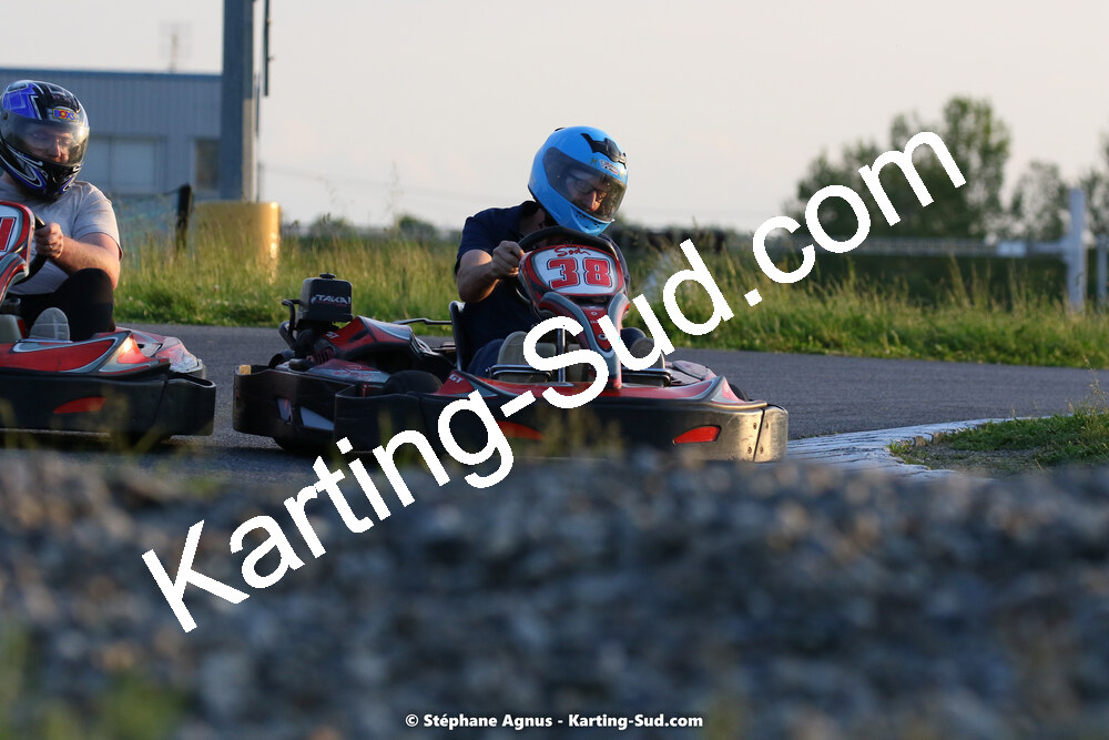 07/05/2022 : Endurance Loisir Les Razbitumes pour “1 maillot pour la vie” & Les Socio Esthéticiennes (Photos Stéphane Agnus) 2022 — karting