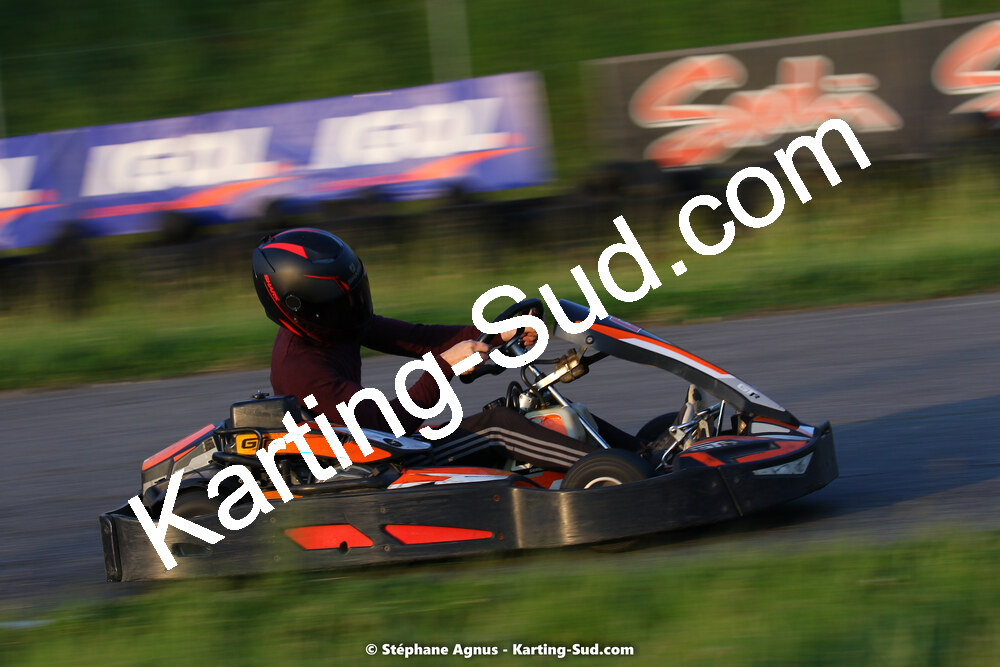 07/05/2022 : Endurance Loisir Les Razbitumes pour “1 maillot pour la vie” & Les Socio Esthéticiennes (Photos Stéphane Agnus) 2022 — karting