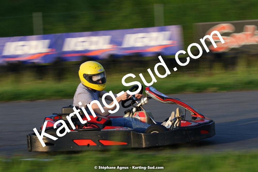 07/05/2022 : Endurance Loisir Les Razbitumes pour “1 maillot pour la vie” & Les Socio Esthéticiennes (Photos Stéphane Agnus) 2022 — karting