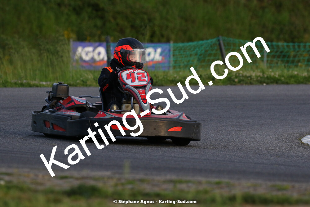 07/05/2022 : Endurance Loisir Les Razbitumes pour “1 maillot pour la vie” & Les Socio Esthéticiennes (Photos Stéphane Agnus) 2022 — karting