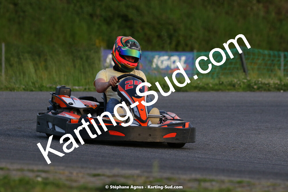 07/05/2022 : Endurance Loisir Les Razbitumes pour “1 maillot pour la vie” & Les Socio Esthéticiennes (Photos Stéphane Agnus) 2022 — karting