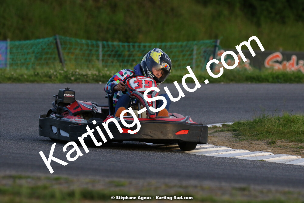07/05/2022 : Endurance Loisir Les Razbitumes pour “1 maillot pour la vie” & Les Socio Esthéticiennes (Photos Stéphane Agnus) 2022 — karting