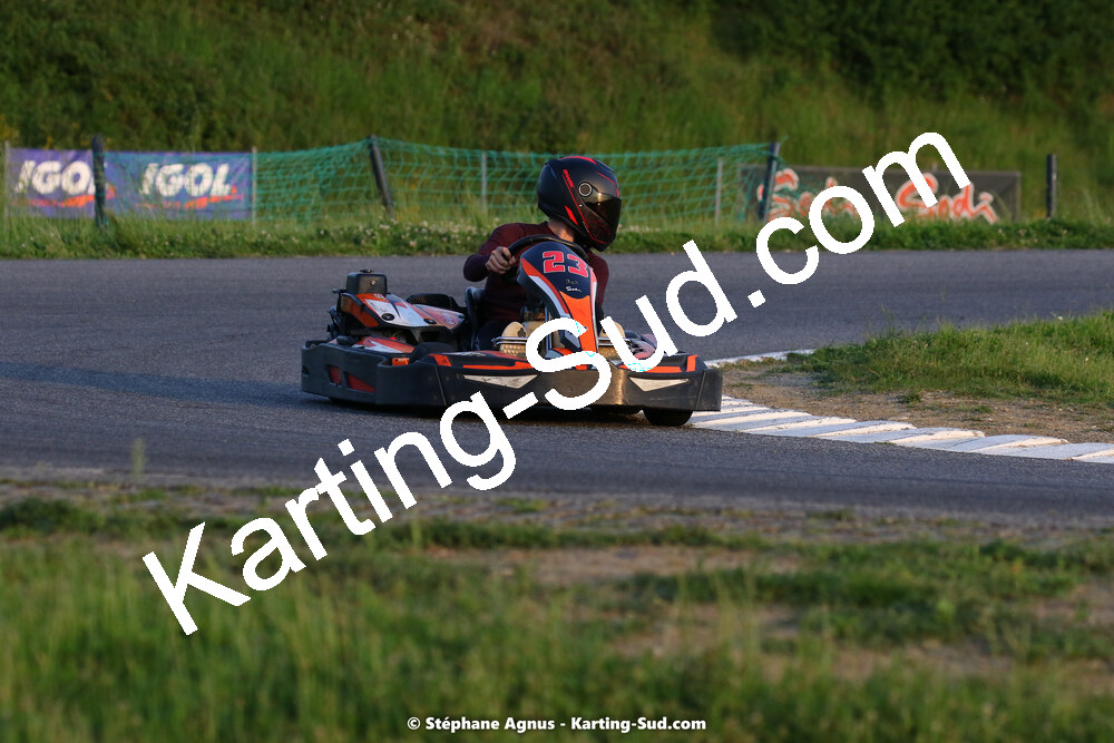 07/05/2022 : Endurance Loisir Les Razbitumes pour “1 maillot pour la vie” & Les Socio Esthéticiennes (Photos Stéphane Agnus) 2022 — karting