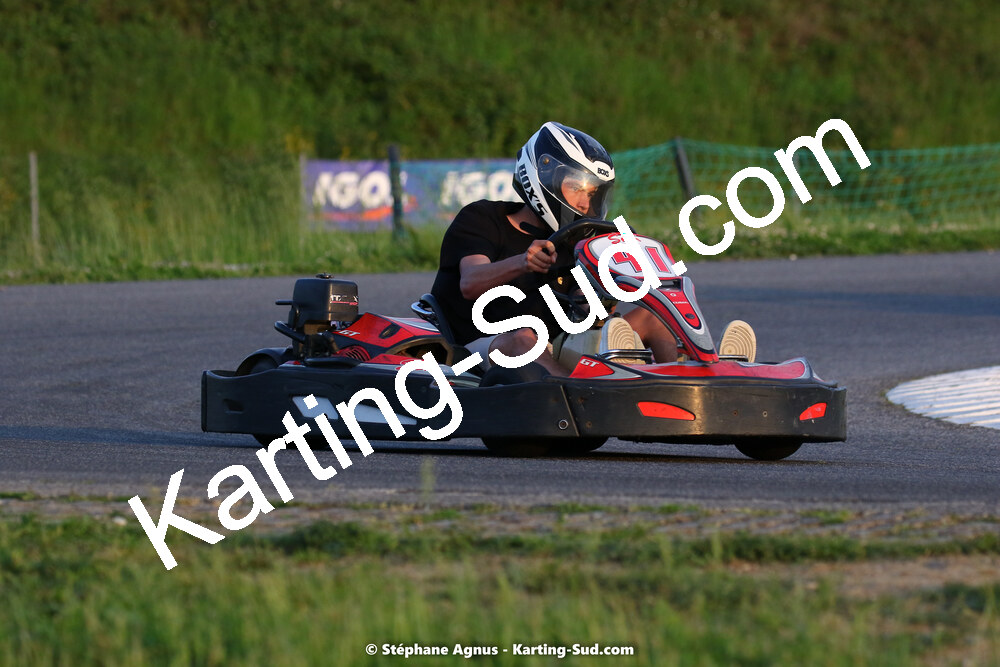 07/05/2022 : Endurance Loisir Les Razbitumes pour “1 maillot pour la vie” & Les Socio Esthéticiennes (Photos Stéphane Agnus) 2022 — karting