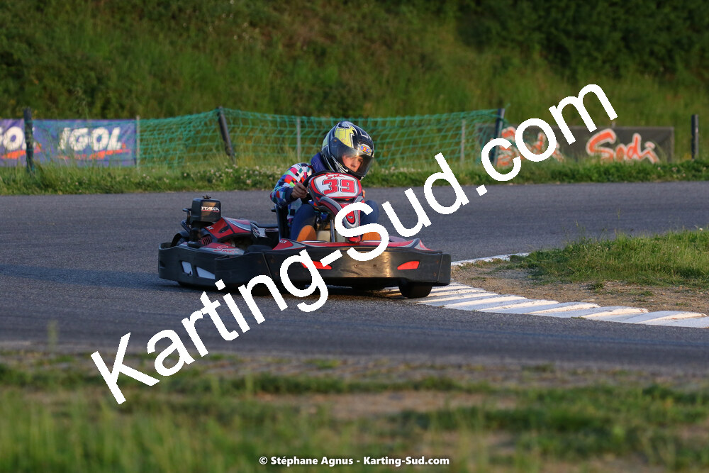 07/05/2022 : Endurance Loisir Les Razbitumes pour “1 maillot pour la vie” & Les Socio Esthéticiennes (Photos Stéphane Agnus) 2022 — karting