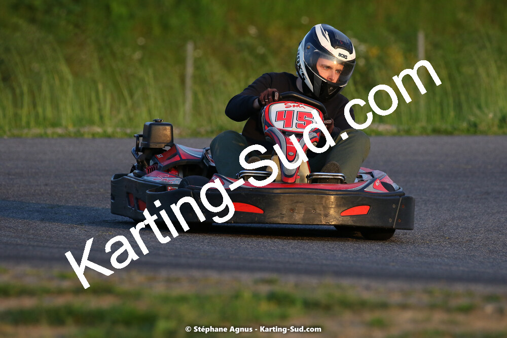 07/05/2022 : Endurance Loisir Les Razbitumes pour “1 maillot pour la vie” & Les Socio Esthéticiennes (Photos Stéphane Agnus) 2022 — karting
