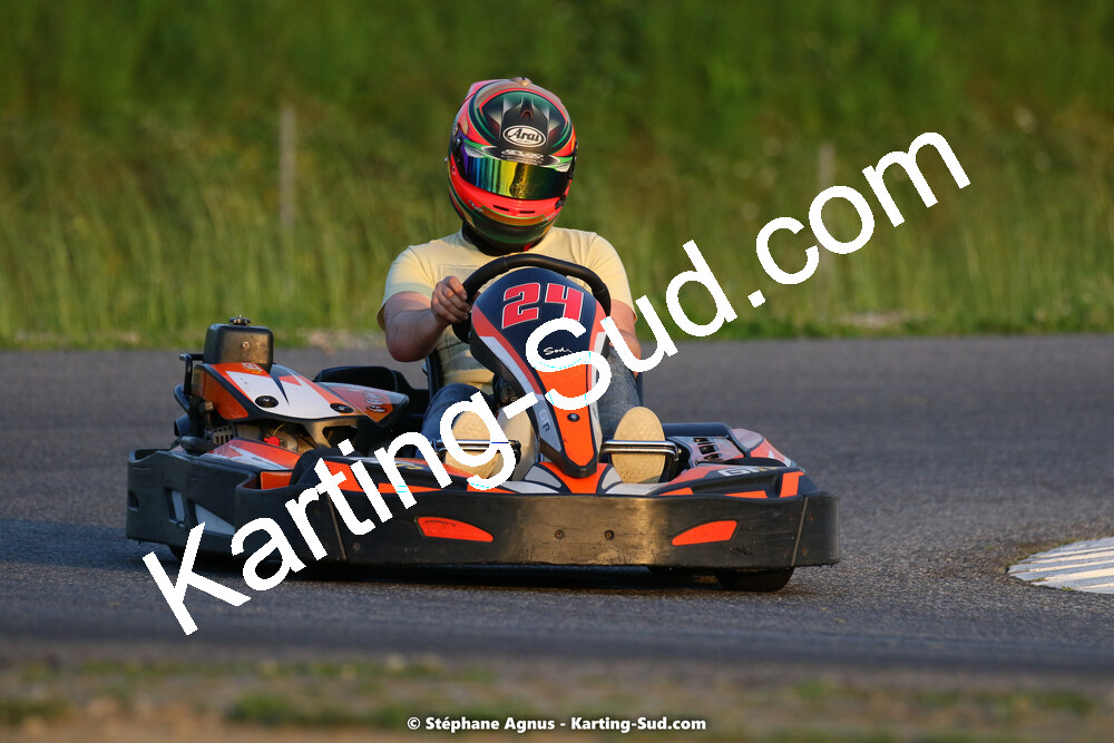 07/05/2022 : Endurance Loisir Les Razbitumes pour “1 maillot pour la vie” & Les Socio Esthéticiennes (Photos Stéphane Agnus) 2022 — karting