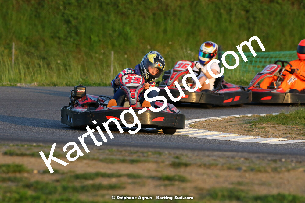 07/05/2022 : Endurance Loisir Les Razbitumes pour “1 maillot pour la vie” & Les Socio Esthéticiennes (Photos Stéphane Agnus) 2022 — karting