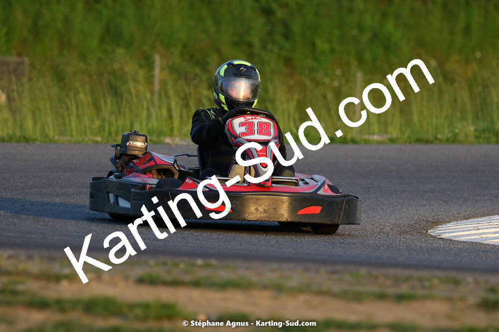 07/05/2022 : Endurance Loisir Les Razbitumes pour “1 maillot pour la vie” & Les Socio Esthéticiennes (Photos Stéphane Agnus) 2022 — karting