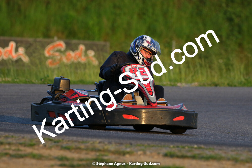 07/05/2022 : Endurance Loisir Les Razbitumes pour “1 maillot pour la vie” & Les Socio Esthéticiennes (Photos Stéphane Agnus) 2022 — karting
