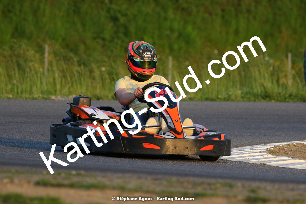 07/05/2022 : Endurance Loisir Les Razbitumes pour “1 maillot pour la vie” & Les Socio Esthéticiennes (Photos Stéphane Agnus) 2022 — karting