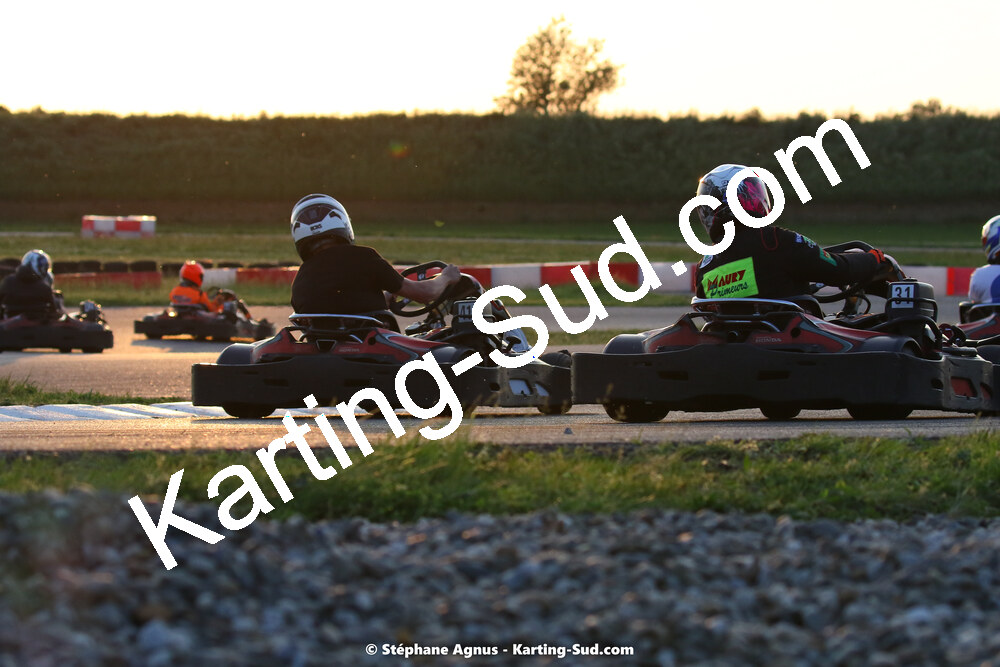 07/05/2022 : Endurance Loisir Les Razbitumes pour “1 maillot pour la vie” & Les Socio Esthéticiennes (Photos Stéphane Agnus) 2022 — karting
