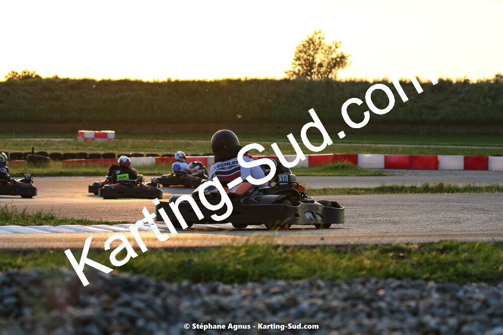 07/05/2022 : Endurance Loisir Les Razbitumes pour “1 maillot pour la vie” & Les Socio Esthéticiennes (Photos Stéphane Agnus) 2022 — karting