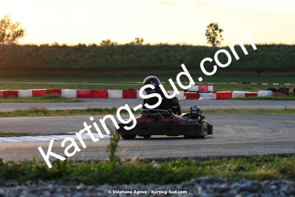 07/05/2022 : Endurance Loisir Les Razbitumes pour “1 maillot pour la vie” & Les Socio Esthéticiennes (Photos Stéphane Agnus) 2022 — karting