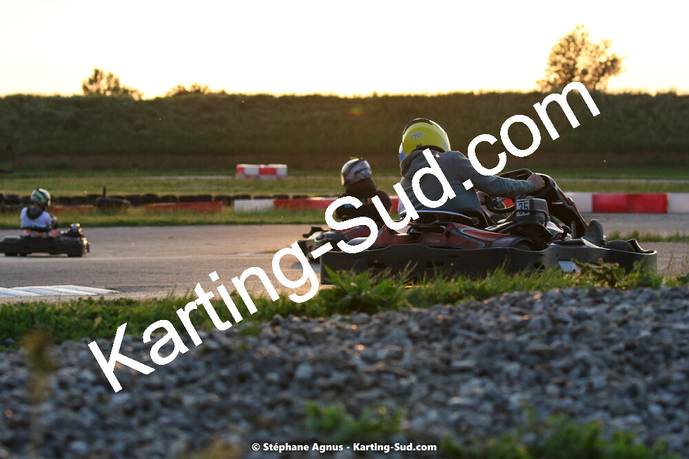 07/05/2022 : Endurance Loisir Les Razbitumes pour “1 maillot pour la vie” & Les Socio Esthéticiennes (Photos Stéphane Agnus) 2022 — karting
