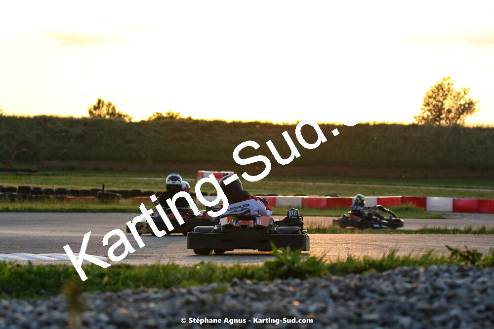 07/05/2022 : Endurance Loisir Les Razbitumes pour “1 maillot pour la vie” & Les Socio Esthéticiennes (Photos Stéphane Agnus) 2022 — karting