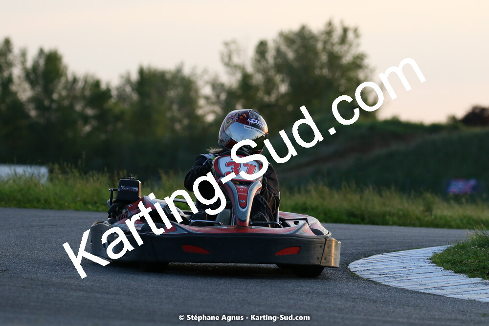 07/05/2022 : Endurance Loisir Les Razbitumes pour “1 maillot pour la vie” & Les Socio Esthéticiennes (Photos Stéphane Agnus) 2022 — karting