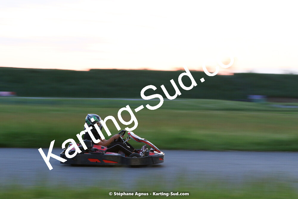 07/05/2022 : Endurance Loisir Les Razbitumes pour “1 maillot pour la vie” & Les Socio Esthéticiennes (Photos Stéphane Agnus) 2022 — karting