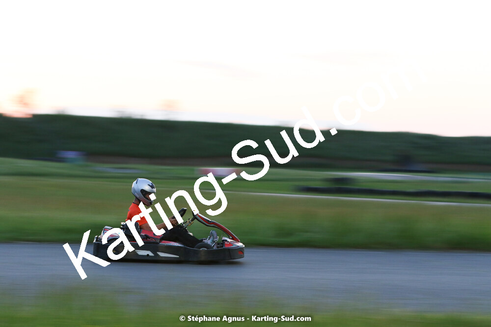 07/05/2022 : Endurance Loisir Les Razbitumes pour “1 maillot pour la vie” & Les Socio Esthéticiennes (Photos Stéphane Agnus) 2022 — karting