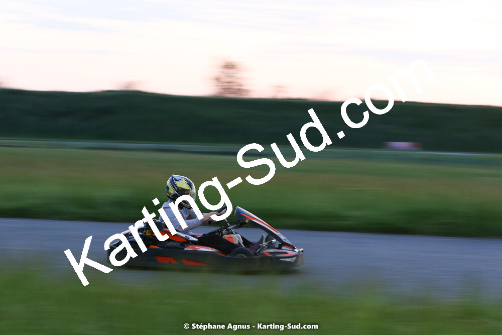 07/05/2022 : Endurance Loisir Les Razbitumes pour “1 maillot pour la vie” & Les Socio Esthéticiennes (Photos Stéphane Agnus) 2022 — karting