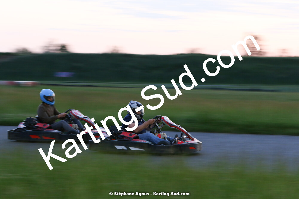 07/05/2022 : Endurance Loisir Les Razbitumes pour “1 maillot pour la vie” & Les Socio Esthéticiennes (Photos Stéphane Agnus) 2022 — karting