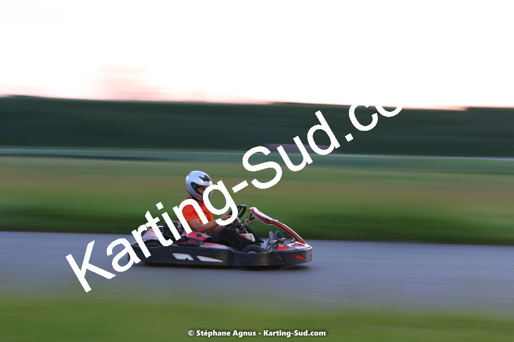 07/05/2022 : Endurance Loisir Les Razbitumes pour “1 maillot pour la vie” & Les Socio Esthéticiennes (Photos Stéphane Agnus) 2022 — karting