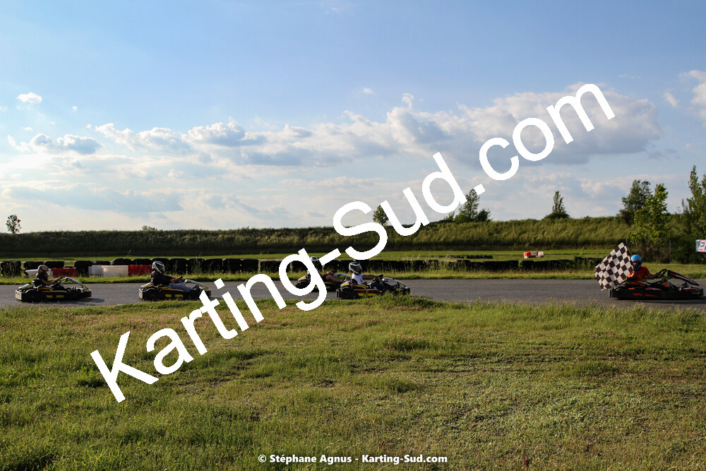 07/05/2022 : Endurance Loisir Les Razbitumes pour “1 maillot pour la vie” & Les Socio Esthéticiennes (Photos Stéphane Agnus) 2022 — karting