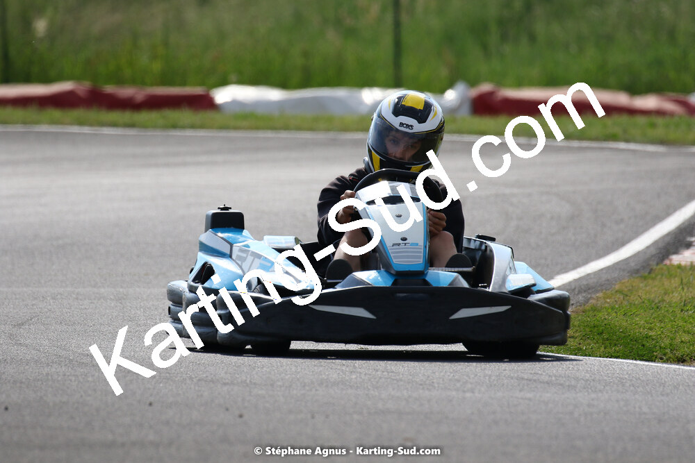08/05/2022 : Un baquet pour Adrien à Megakart Vias (Photos Stéphane Agnus) 2022 — karting