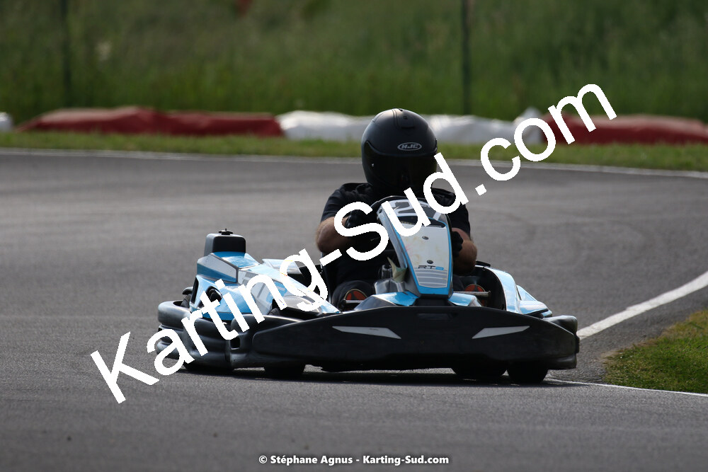 08/05/2022 : Un baquet pour Adrien à Megakart Vias (Photos Stéphane Agnus) 2022 — karting