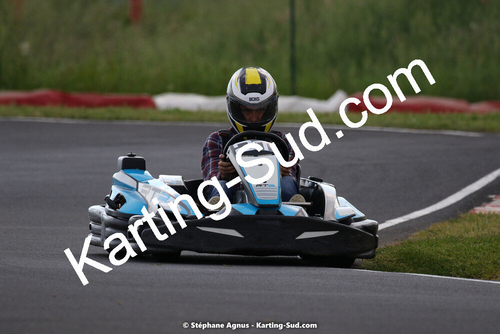 08/05/2022 : Un baquet pour Adrien à Megakart Vias (Photos Stéphane Agnus) 2022 — karting