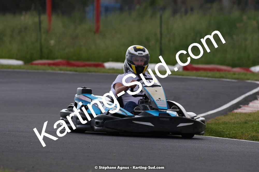 08/05/2022 : Un baquet pour Adrien à Megakart Vias (Photos Stéphane Agnus) 2022 — karting