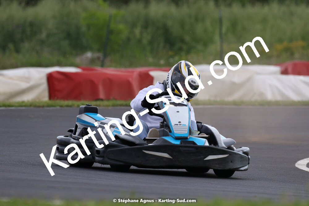 08/05/2022 : Un baquet pour Adrien à Megakart Vias (Photos Stéphane Agnus) 2022 — karting