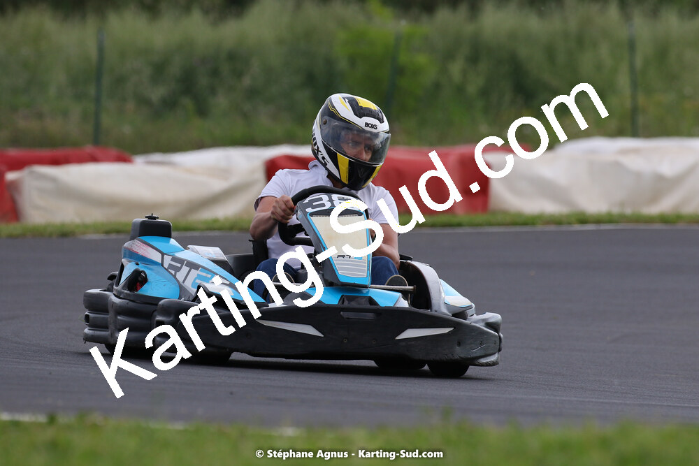 08/05/2022 : Un baquet pour Adrien à Megakart Vias (Photos Stéphane Agnus) 2022 — karting