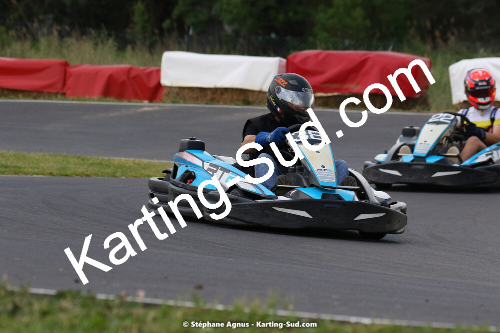 08/05/2022 : Un baquet pour Adrien à Megakart Vias (Photos Stéphane Agnus) 2022 — karting