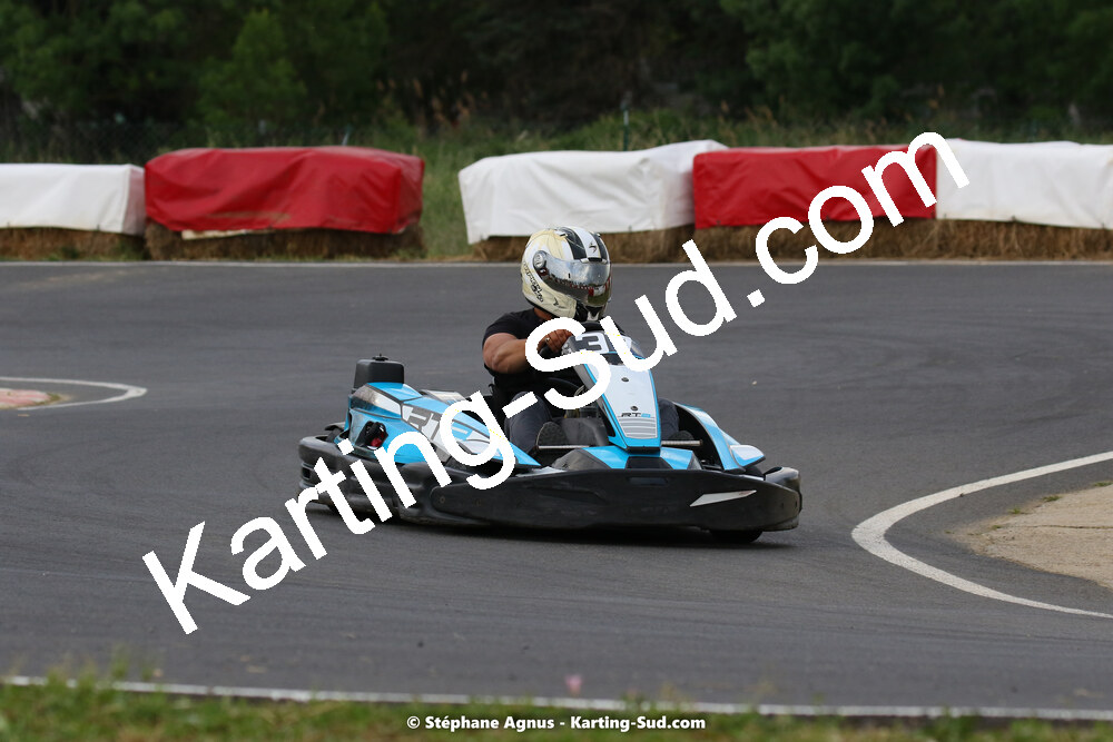 08/05/2022 : Un baquet pour Adrien à Megakart Vias (Photos Stéphane Agnus) 2022 — karting