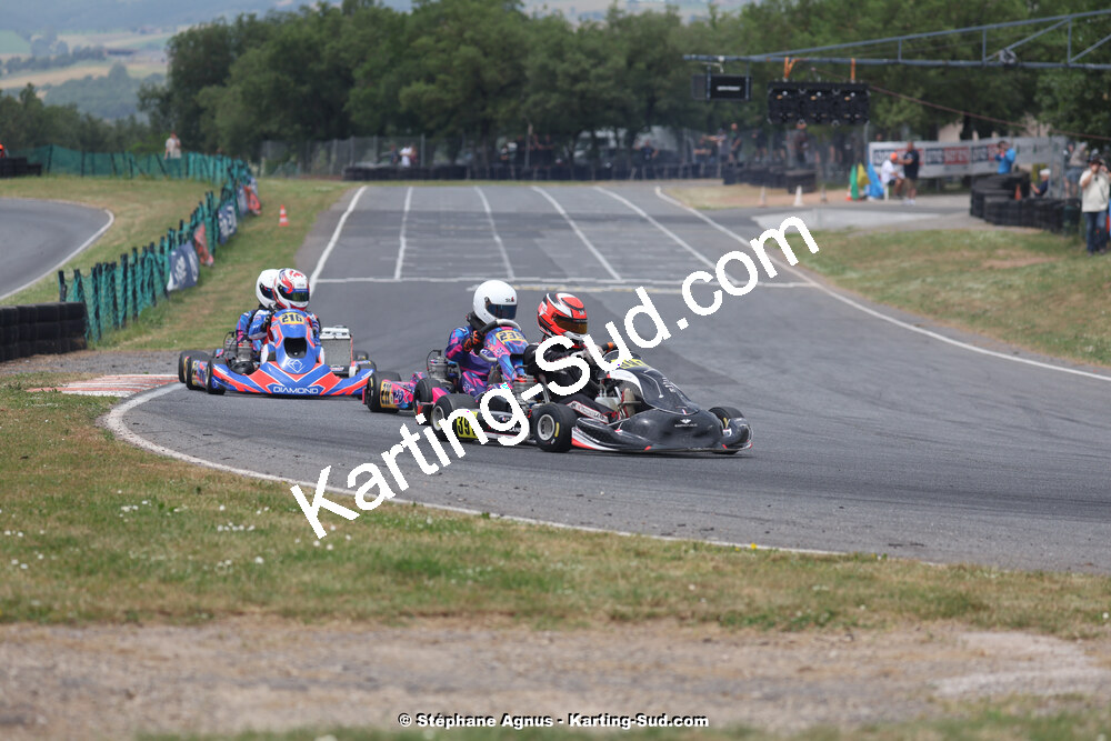 08 & 09/06/2024 : IAME Series France au circuit Karting Plus à Belmont sur Rance (photos Stéphane Agnus) 2024 — karting
