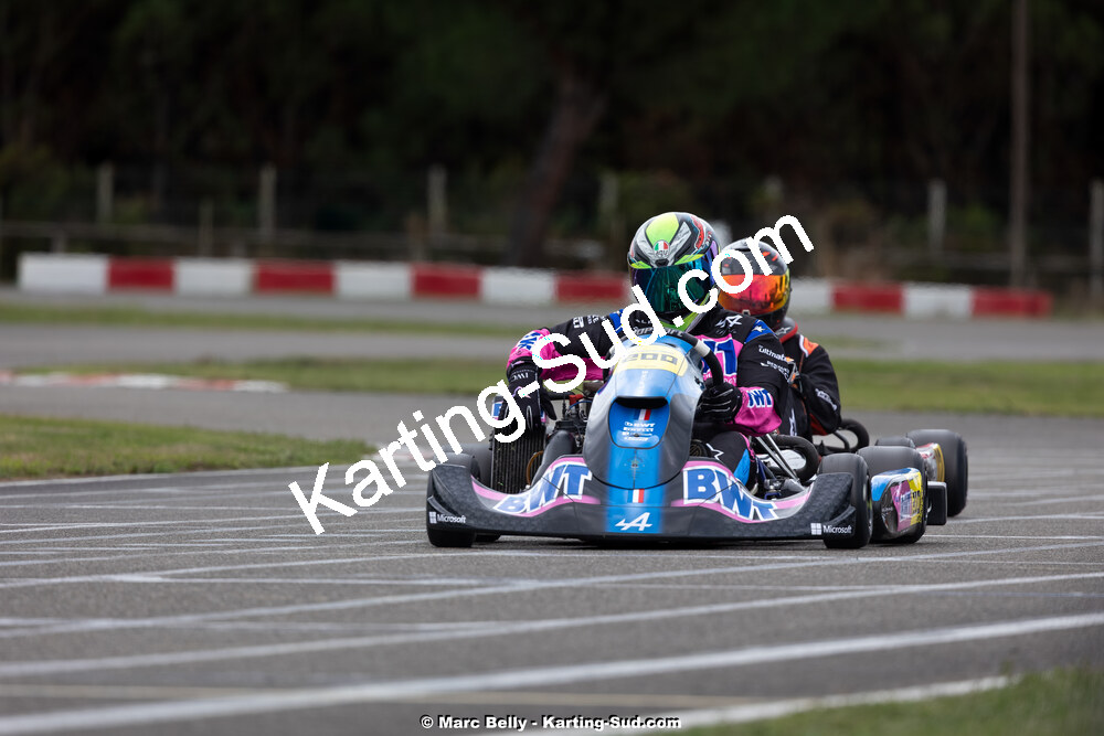 KS-210925-0697.jpg